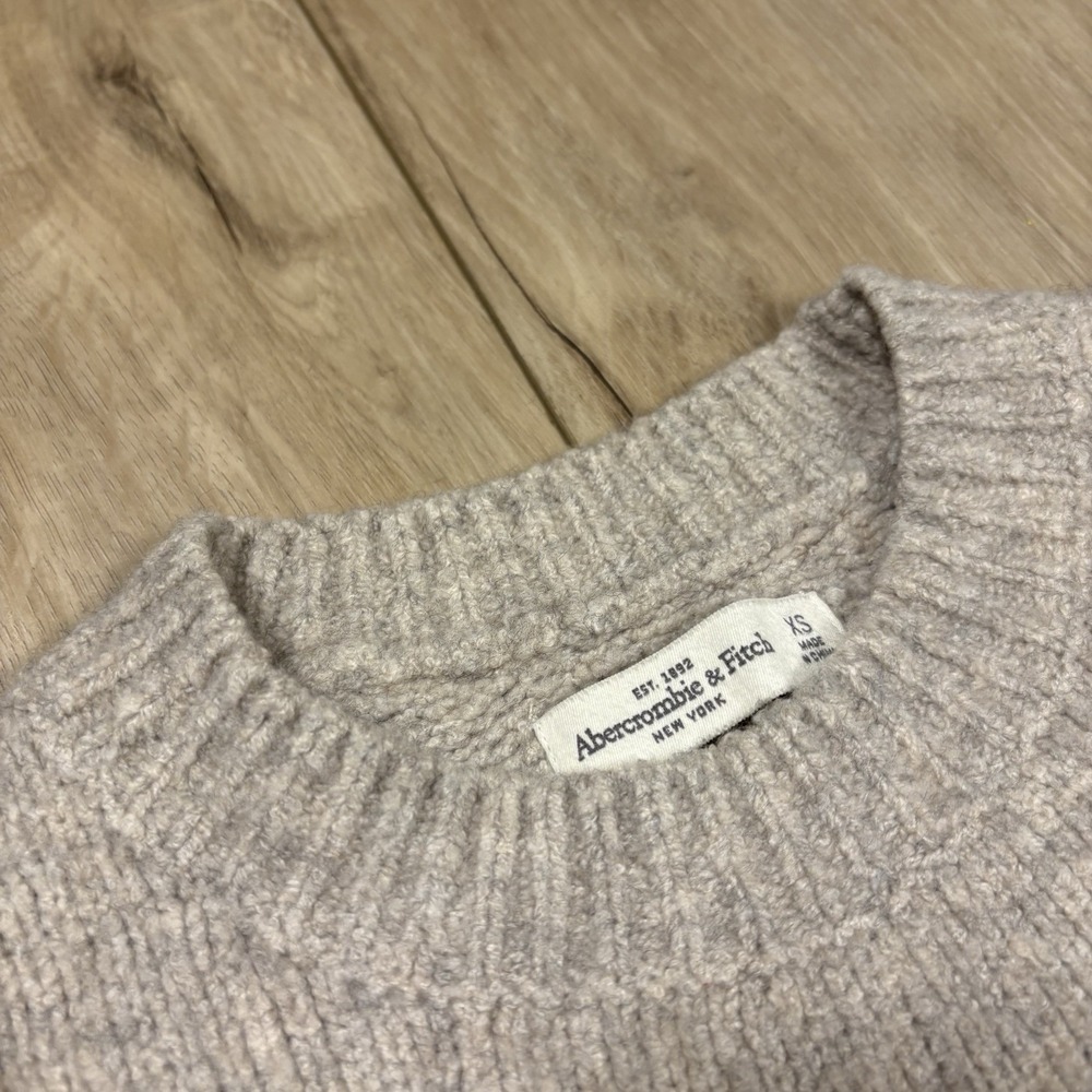 Abercrombie and Fitch Sweater Knit Roses Flowers Size Extra Small - Oatmeal - Picture 3 of 7